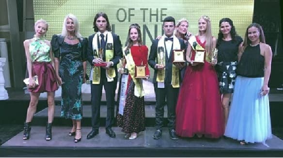 Ученик от нашата гимназия с планетарна титла за Тийн модел