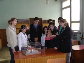 Учебни зали 8