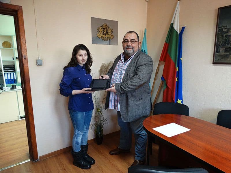 Поощрителна награда за Надежда